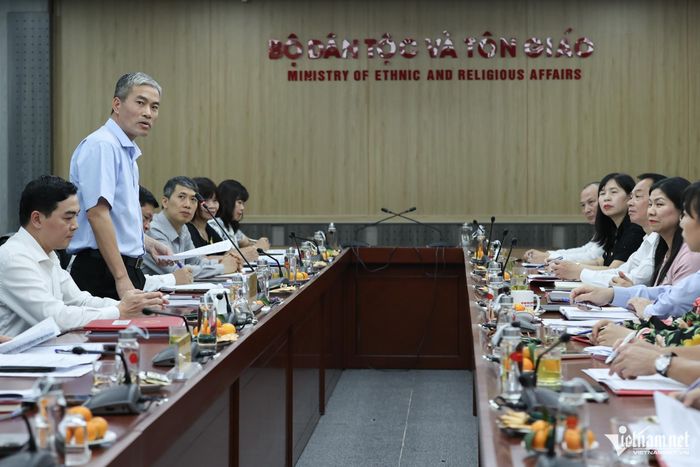 Bộ Dân tộc và Tôn giáo làm việc với Đoàn công tác của Hội đồng phối hợp phổ biến, giáo dục pháp luật Trung ương. Ảnh: Lê Anh Dũng