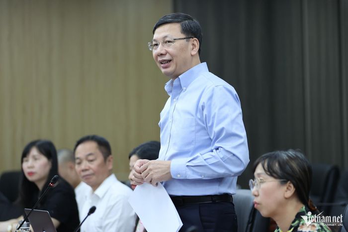 Ông Phạm Mạnh Cường - Phó Chủ nhiệm Văn phòng Chính phủ, Phó Chủ tịch Hội đồng phối hợp phổ biến, giáo dục pháp luật Trung ương phát biểu tại buổi làm việc. Ảnh: Lê Anh Dũng