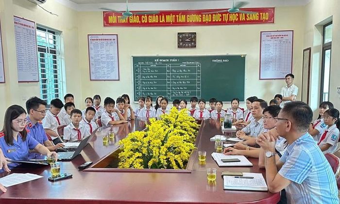 Toàn cảnh buổi tuyên truyền.
