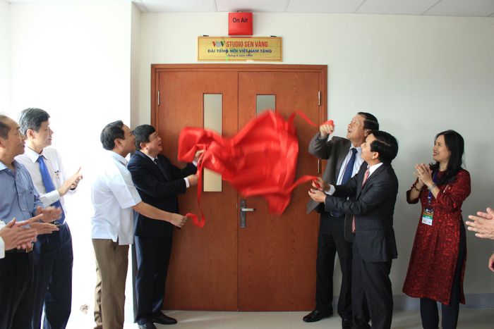 Đài PT-TH Nghệ An tổ chức lễ đón nhận Studio Sen Vàng của lãnh đạo và tập thể cán bộ Đài Tiếng nói Việt Nam trao tặng năm 2018. Ảnh tư liệu