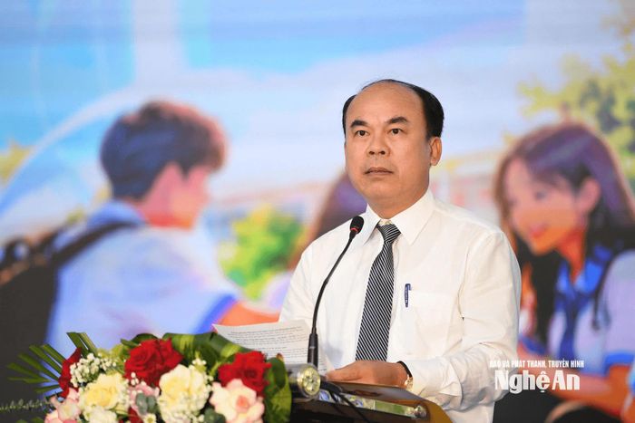 Phó Giám đốc Sở Giáo dục và Đào tạo Đặng Xuân Quang nhấn mạnh: Từ năm học này, đây sẽ là tiêu chí cứng trong xếp loại cơ sở Giáo dục và Hiệu trưởng. Ảnh: Thu Hiền