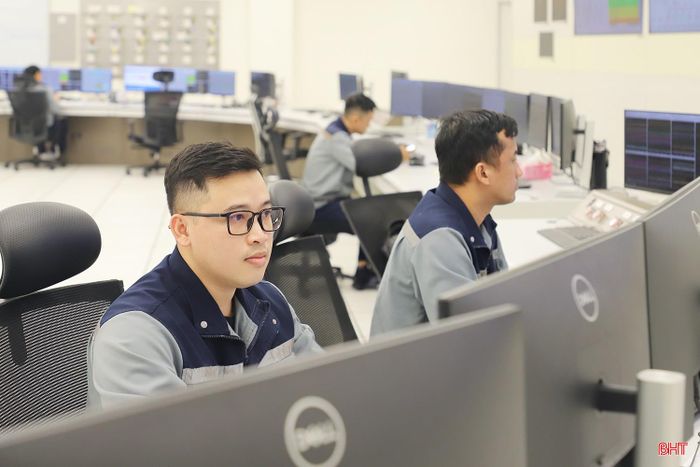 Tháng 4/2026, Nhà máy Nhiệt điện Vũng Áng 2 đưa tổ máy số 2 vào vận hành, góp phần thúc đẩy tăng trưởng chỉ số sản xuất công nghiệp của tỉnh.