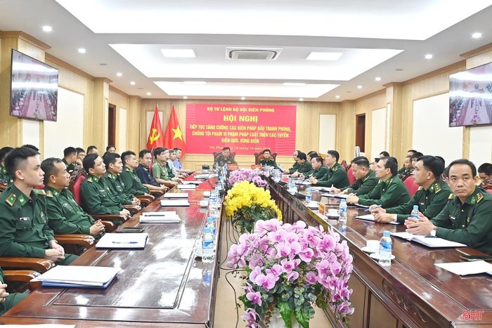 Toàn cảnh điểm cầu Hà Tĩnh.
