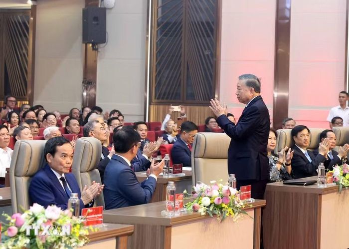 Tổng Bí thư, Chủ tịch nước Tô Lâm và các đại biểu tham dự lễ kỷ niệm. (Ảnh: Thống Nhất/TTXVN)
