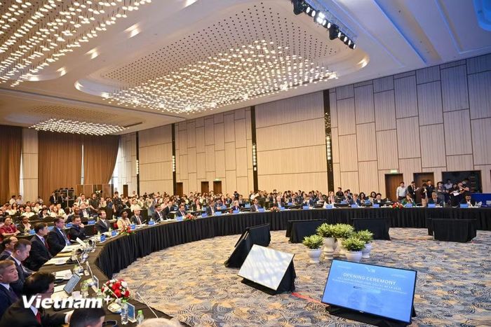 VIDW 2026 là diễn đàn thúc đẩy đối thoại chính sách, chia sẻ kinh nghiệm, kết nối đối tác và tăng cường hợp tác quốc tế trong các lĩnh vực khoa học, công nghệ, đổi mới sáng tạo và chuyển đổi số, đặc biệt là phát triển, quản trị và ứng dụng trí tuệ nhân tạo (AI). (Ảnh: Minh Sơn/Vietnam+)