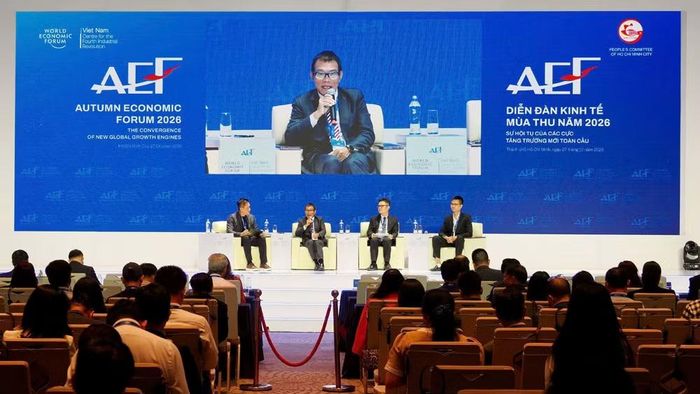 Các chuyên gia và đại diện doanh nghiệp thảo luận tại phiên chuyên đề “Ứng dụng AI trong quản trị siêu đô thị và công nghiệp”. (Ảnh: PV/Vietnam+)