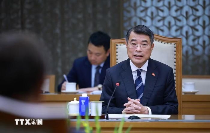 Thủ tướng Lê Minh Hưng tiếp Bộ trưởng Ngoại giao Cộng hòa Belarus Maxim Ryzhenkov. (Ảnh: Dương Giang/TTXVN)