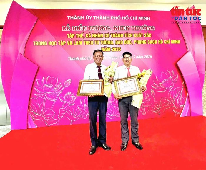 Ông Lưu Văn Ngọc được nhận bằng khen của UBND TP Hồ Chí Mình vì có thành tích xuất sắc trong học tập và làm theo tư tưởng, đạo đức, phong cách Hồ Chí Minh năm 2026.