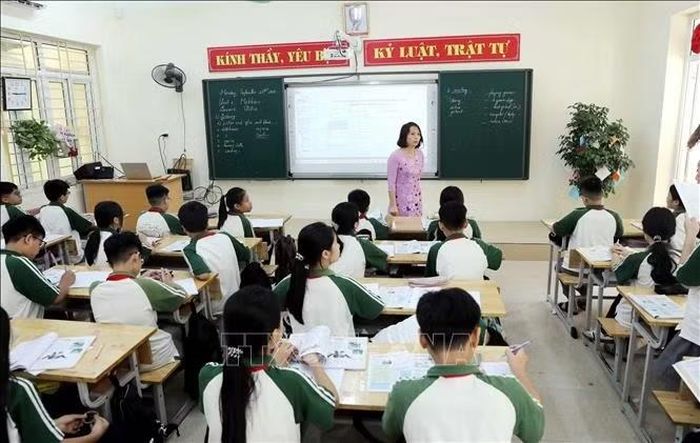 Để nâng cao chất lượng giảng dạy môn tiếng Anh, trường THCS Quang Trung (phường Phố Hiến) chú trọng đổi mới phương pháp, xây dựng môi trường học tập tích cực, hiện đại, giúp học sinh chủ động tiếp cận tri thức. Ảnh: Thế Duyệt/TTXVN
