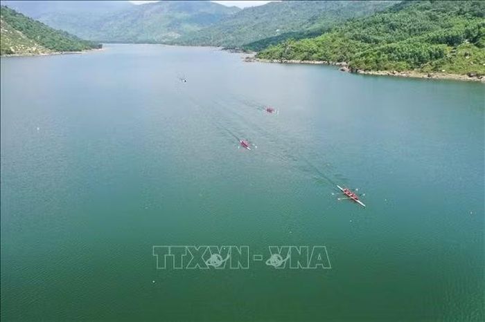Hồ Đồng Xanh – Đồng Nghệ, nơi hội tụ những đường đua xanh.