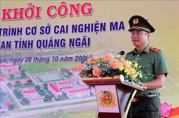 Thiếu tướng Hồ Song Ân, Giám đốc Công an tỉnh Quảng Ngãi, phát biểu tại lễ khởi công.