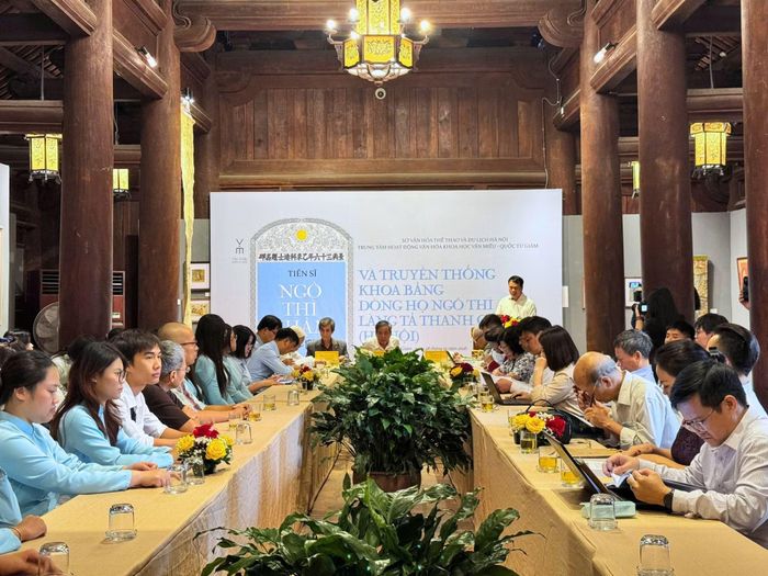 Toàn cảnh Hội thảo khoa học “Tiến sĩ Ngô Thì Nhậm (1746–1803) và truyền thống khoa bảng dòng họ Ngô Thì làng Tả Thanh Oai (Hà Nội)”.
