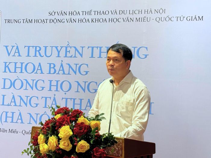 Giám đốc Trung tâm Hoạt động Văn hóa Khoa học Văn Miếu - Quốc Tử Giám, TS. Lê Xuân Kiêu trình bày báo cáo đề dẫn hội thảo.