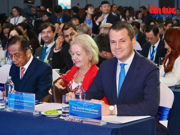 Các đại biểu tham dự phiên toàn thể cấp cao với chủ đề “Tinh thần hợp tác trong kỷ nguyên mới”.