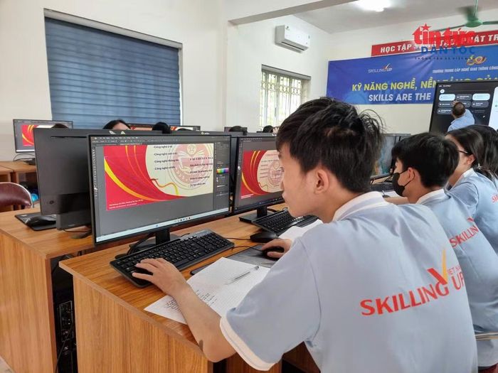 Đào tạo đội ngũ nhân lực trẻ đáp ứng yêu cầu mới thị trường lao động.