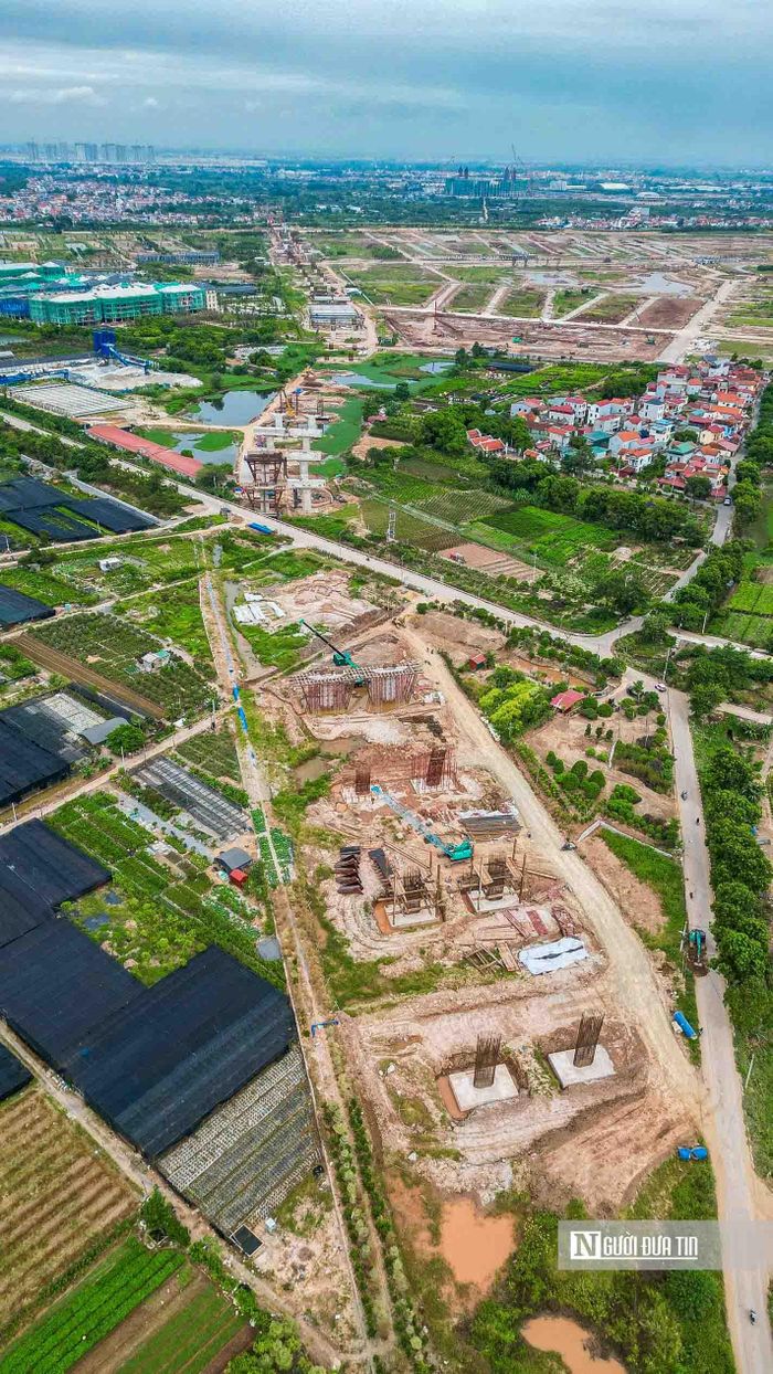 Công trình có điểm đầu trên tuyến Vành đai 3,5, cách cao tốc Pháp Vân - Cầu Giẽ khoảng 360m về phía đê Hữu Hồng; điểm cuối cách đê Tả Hồng khoảng 700m về phía cao tốc Hà Nội - Hải Phòng, đi qua các xã Văn Giang và Phụng Công (Hưng Yên).