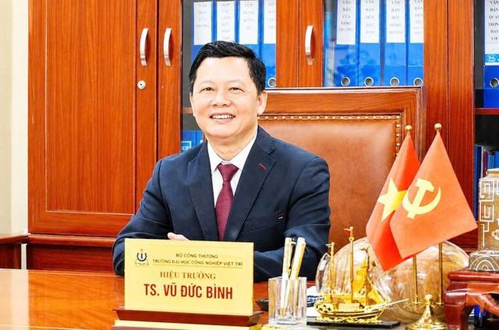 TS. Vũ Đức Bình, Hiệu trưởng Trường Đại học Công nghiệp Việt Trì (Ảnh: NVCC).