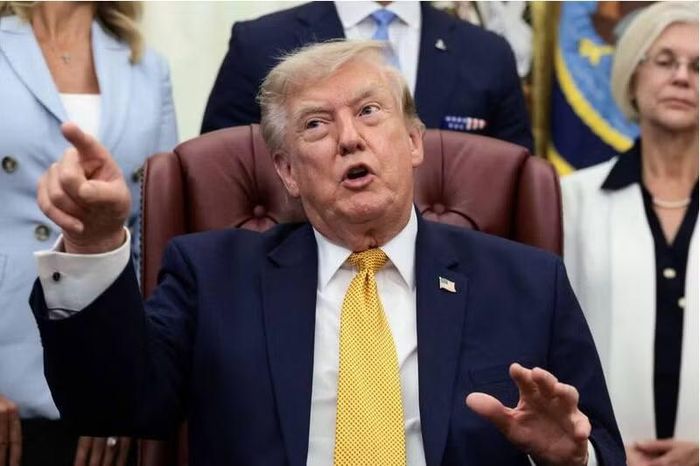 Tổng thống Trump đe dọa sẽ nối lại các cuộc tấn công Iran sau cuộc bầu cử giữa nhiệm kỳ. Ảnh: Reuters.