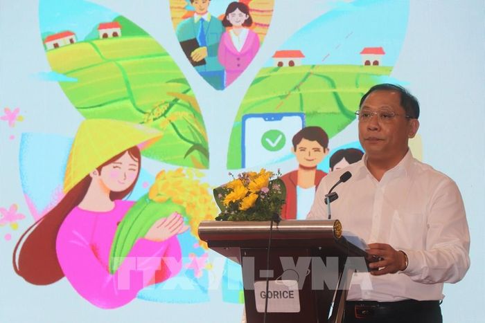 Phó Chủ tịch UBND thành phố Cần Thơ Trần Chí Hùng cho biết Dự án GoRice triển khai tại 7 xã trên địa bàn thành phố với tổng kinh phí viện trợ 15 tỷ đồng từ Chính phủ Canada. Ảnh: Thu Hiền – TTXVN