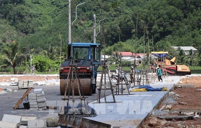 Dự án hạ tầng khu tái định cư phục vụ dự án đường sắt tốc độ cao Bắc - Nam đang bước vào giai đoạn hoàn thiện. Ảnh: Văn Dũng - TTXVN