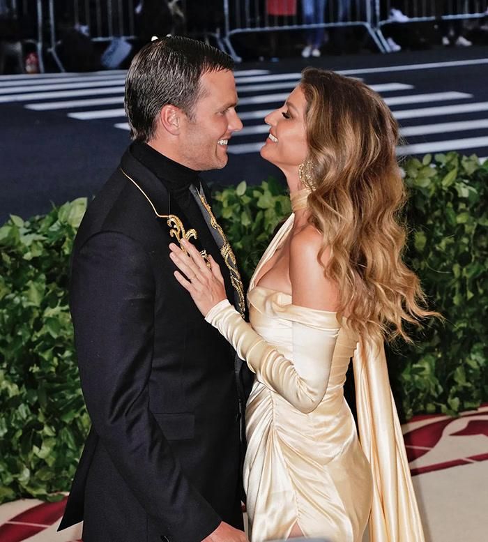 Tom Brady từng có cuộc hôn nhân kéo dài hơn 13 năm với Gisele Bündchen trước khi cả hai hoàn tất thủ tục ly hôn vào tháng 10/2022.
