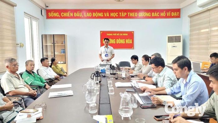 Toàn cảnh buổi gặp gỡ, vận động.