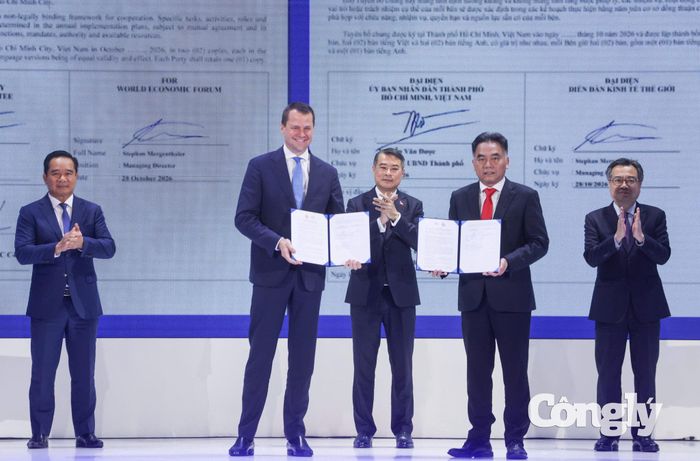 Lễ công bố văn kiện hợp tác chiến lược giữa TP.HCM và WEF.