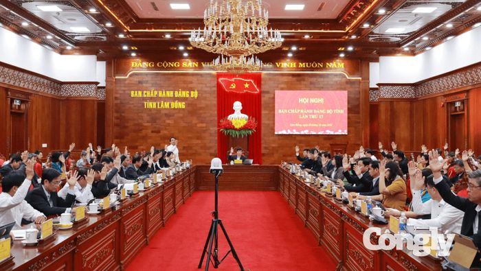 Các đại biểu thống nhất cao với các nội dung trình tại hội nghị.