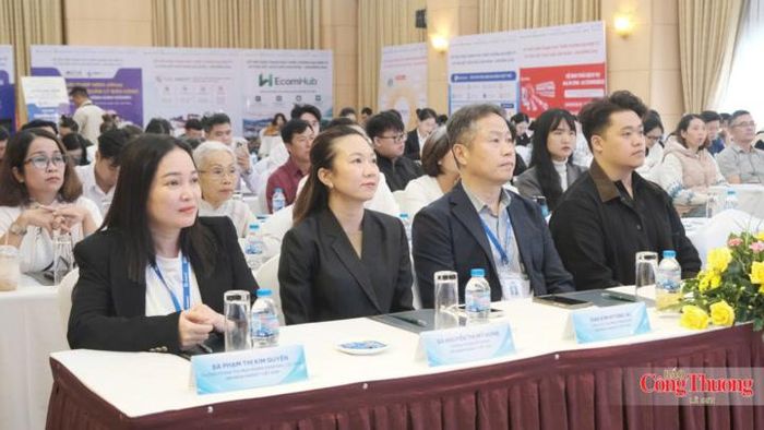 Các đại biểu tham dự buổi tập huấn.