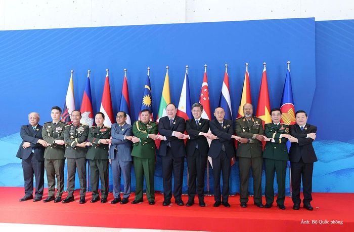 Các đại biểu tham dự ADMM-20 chụp ảnh chung.