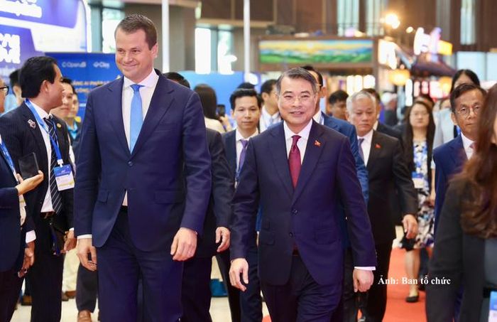 Thủ tướng Chính phủ Lê Minh Hưng tham dự phiên toàn thể cấp cao tại Diễn đàn Kinh tế Mùa Thu 2026.