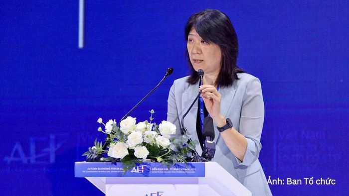 Bà Trương Kỳ, Phó Chủ nhiệm Cơ quan Nghiên cứu phát triển Quốc vụ viện Trung Quốc chia sẻ tại Diễn đàn.