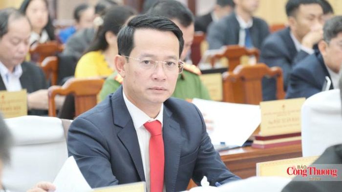 Ông Nguyễn Bá Út, tân Phó Chủ tịch UBND tỉnh Lâm Đồng tại kỳ họp.