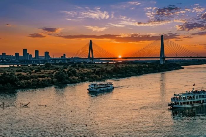 Đồng bằng sông Hồng là một trong những không gian hội tụ đậm đặc các giá trị lịch sử, văn hóa. Ảnh: My Guide Hanoi