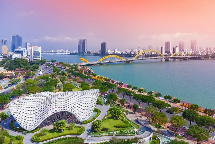 Sông Hàn, Công viên APEC và cầu Rồng là những điểm nhấn hiện đại của diện mạo đô thị trung tâm Đà Nẵng. Ảnh: ĐẶNG MINH TÚ