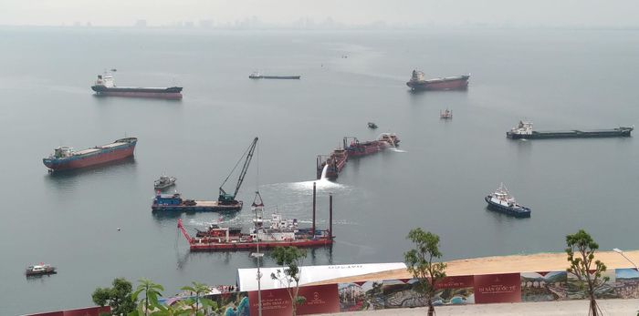 Các công trình, dự án ở Cảng biển Liên Chiểu đang được triển khai thi công. Ảnh: HOÀNG HIỆP