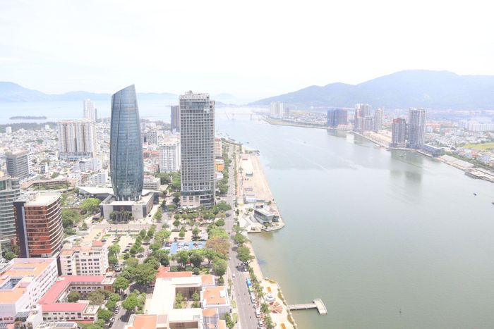 Quy hoạch chung xác lập một trong những động lực phát triển mới là trung tâm dịch vụ - văn hóa - kinh tế biển và đô thị di sản phía đông. Ảnh: HOÀNG HIỆP