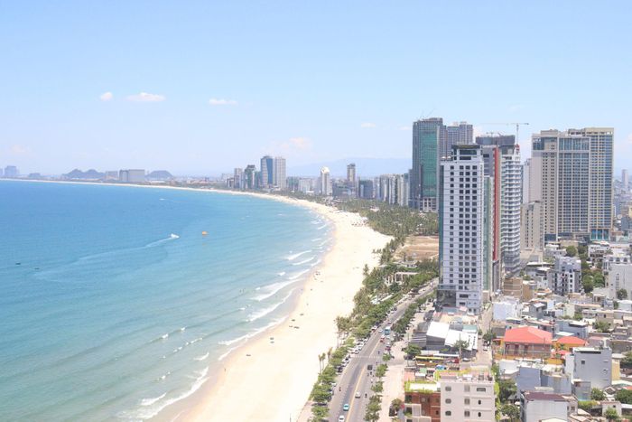 Quy hoạch chung định hướng xây dựng vùng ven biển phía đông là không gian tập trung kinh tế dịch vụ, đô thị và công nghiệp. Ảnh: HOÀNG HIỆP