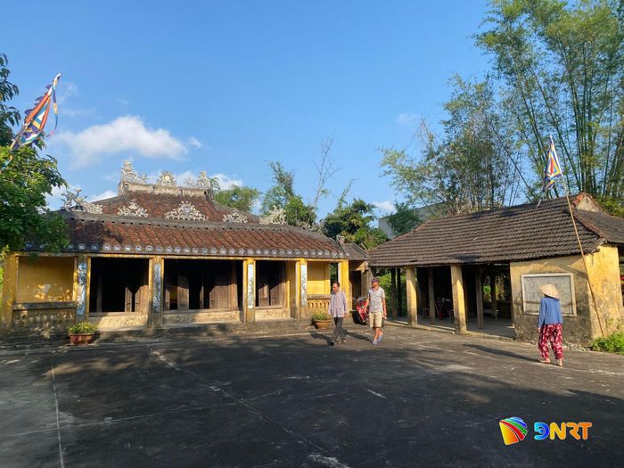 Việc thiếu nhân lực quản lý di tích khiến nhiều di tích ở cơ sở chưa được quan tâm sâu sát. TRONG ẢNH: Di tích lịch sử Nhà thờ Tiền hiền Phong Lệ (phường Hòa Xuân). Ảnh: VĨNH LỘC