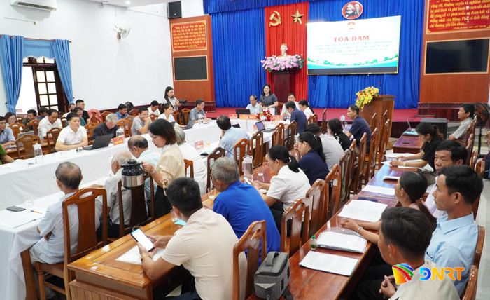 Quang cảnh buổi tọa đàm sáng 28/10. Ảnh: N.ĐOAN