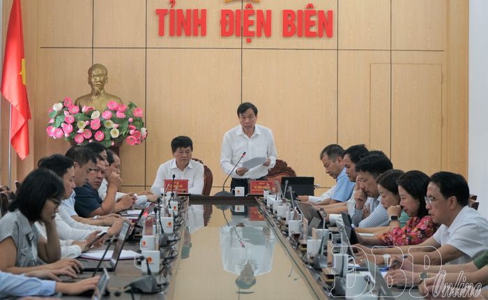 Chủ tịch UBND tỉnh Lê Văn Lương phát biểu tại hội nghị.