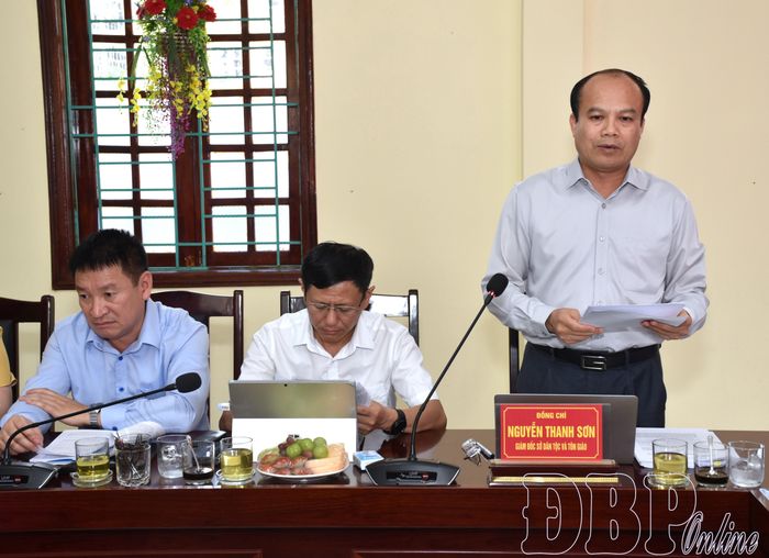 Lãnh đạo Sở Dân Tộc và Tôn giáo báo cáo làm rõ những nội dung đoàn giám sát đề nghị.