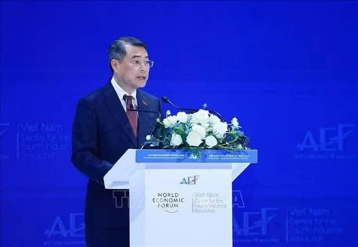 Thủ tướng Lê Minh Hưng phát biểu tại Phiên toàn thể cấp cao Diễn đàn Kinh tế Mùa thu 2026 (AEF 2026). Ảnh: Dương Giang/TTXVN