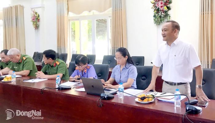 Phó Giám đốc phụ trách Trung tâm TGPG Nhà nước thành phố Đồng Nai Lê Minh Tuấn kết luận tại buổi kiểm tra. Ảnh: Viết Cường