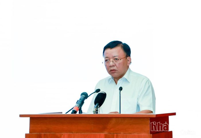 Đồng chí Lê Huyền - Phó Chủ tịch UBND tỉnh quán triệt các nội dung tại hội nghị.
