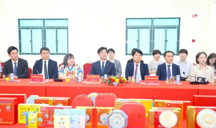 Đoàn đại biểu TP. Ulsan tại buổi làm việc.