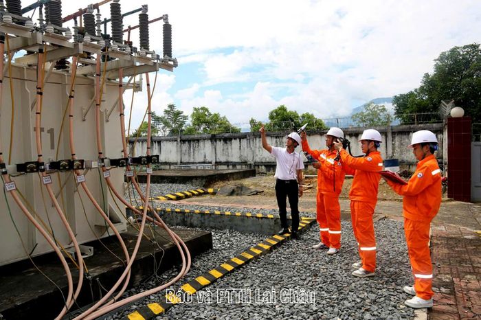 Kiểm tra độ an toàn lưới điện tại Trạm 110kV.