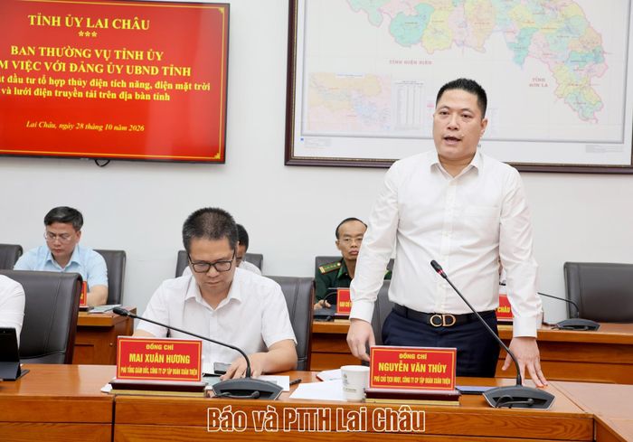 Đồng chí Nguyễn Văn Thuỳ - Phó Chủ tịch Hội đồng Quản trị Công ty Cổ phần Tập đoàn Xuân Thiện trân trọng cảm ơn các đồng chí lãnh đạo tỉnh đã tổ chức buổi làm việc để nghe đơn vị báo cáo nghiên cứu đề xuất đầu tư tổ hợp năng lượng trên địa bàn tỉnh Lai Châu. 