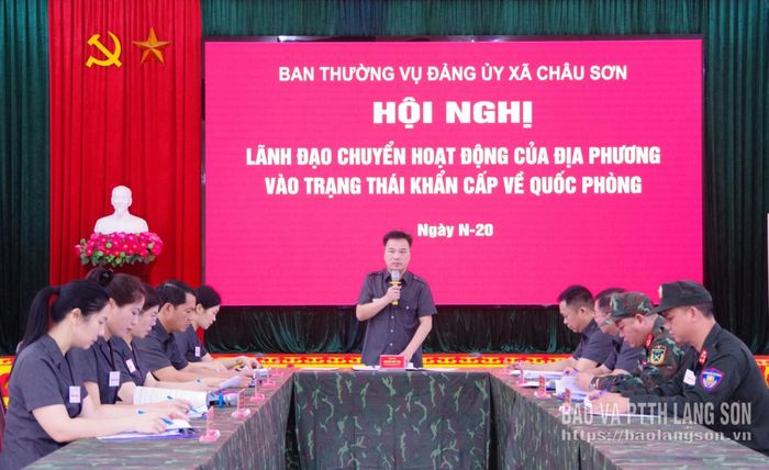 Lãnh đạo xã Châu Sơn điều hành hội nghị trong chương trình diễn tập