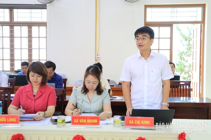 Lãnh đạo xã Cai Kinh phát biểu tại buổi kiểm tra